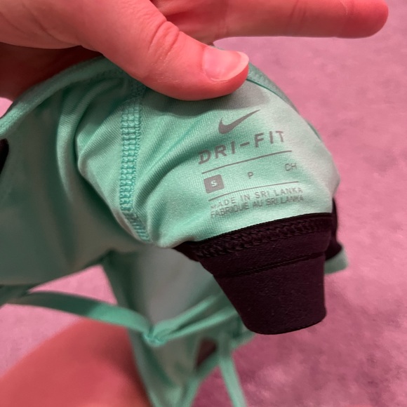 Nike dri-fit sports bra - Picture 3 of 3